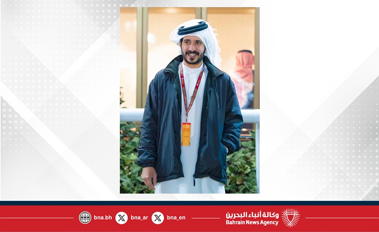 سمو الشيخ ناصر بن حمد وسمو الشيخ خالد بن حمد وسمو الشيخ عيسى بن سلمان بن حمد يشهدون السباق الحادي عشر للخيل على كؤوس ألبا 